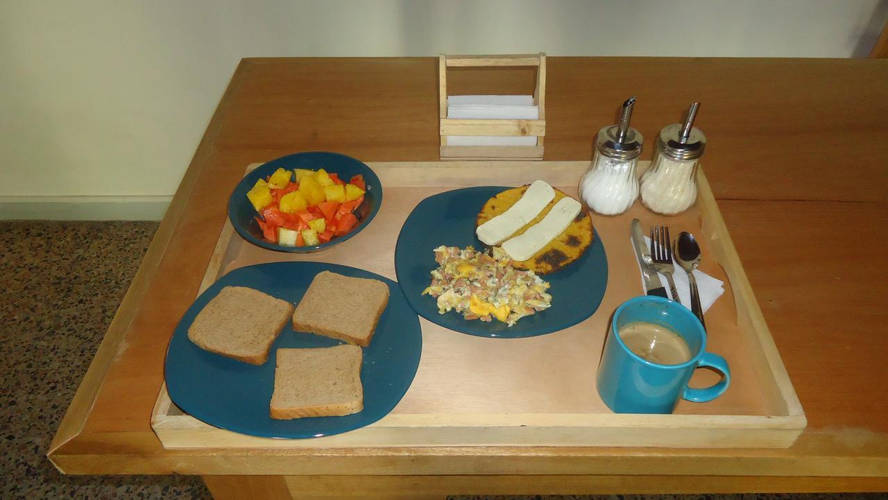 Iris Hostel 메딜린 외부 사진