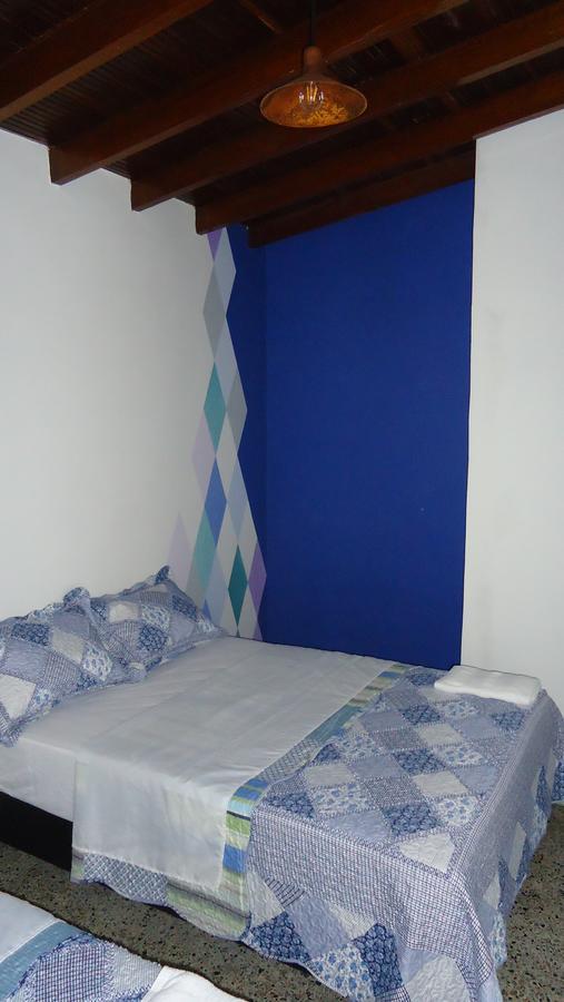 Iris Hostel 메딜린 외부 사진