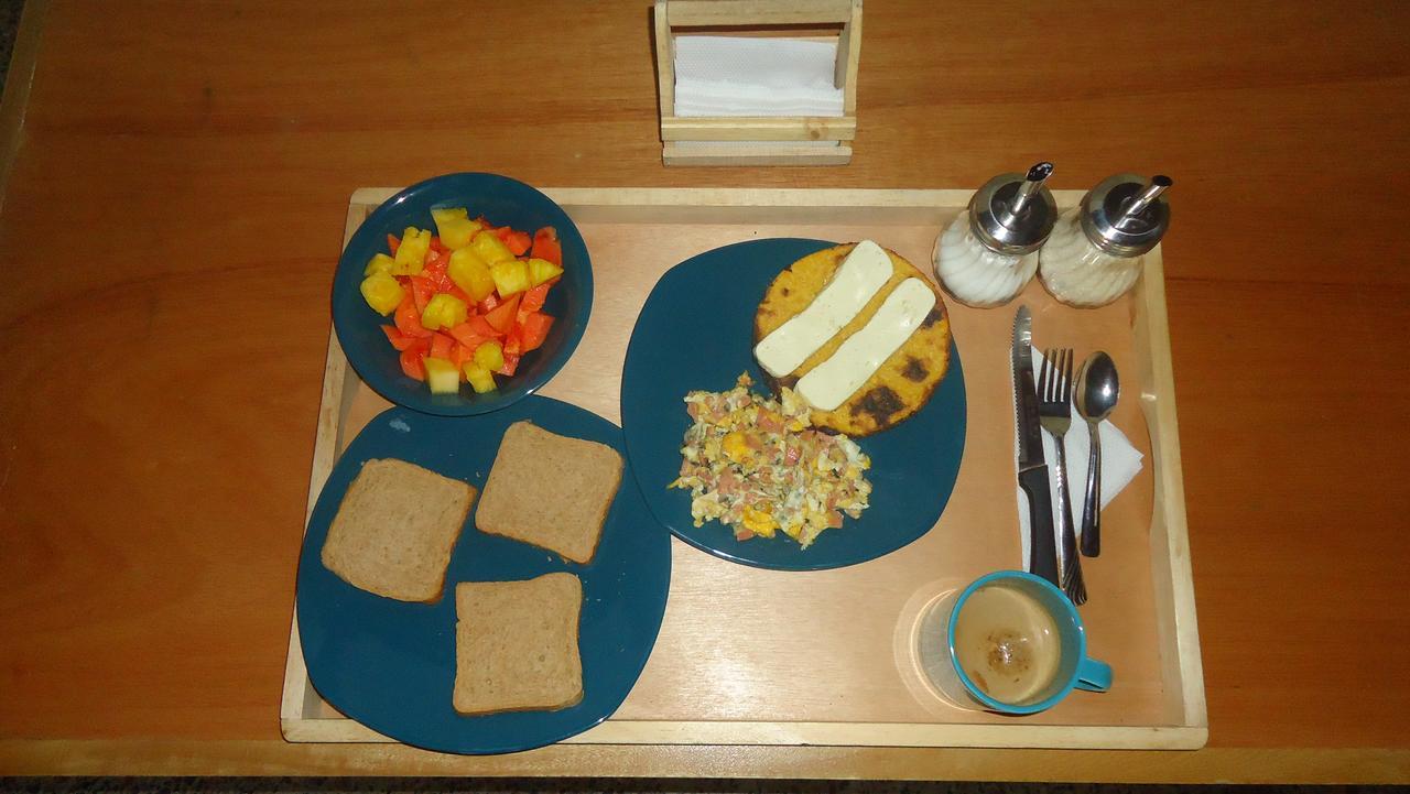 Iris Hostel 메딜린 외부 사진